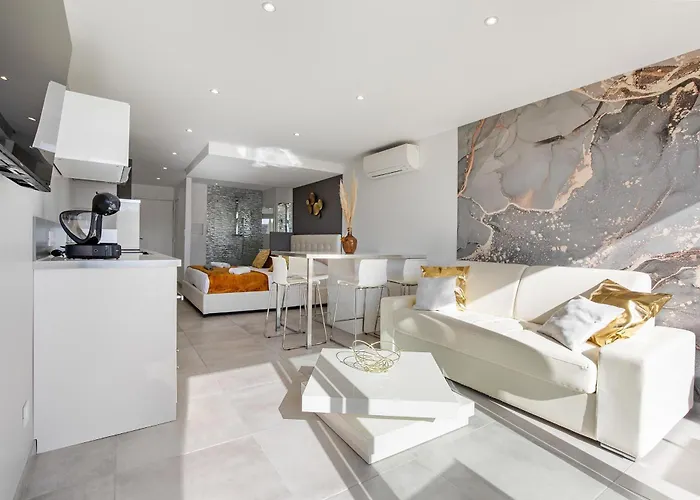 Apartment Imperial Luxe Heliopolis Terrasse Ensoleillee Parking A Pied - Village Naturiste *