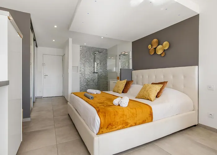 Imperial Luxe Heliopolis Terrasse Ensoleillee Parking A Pied - Village Naturiste Apartment