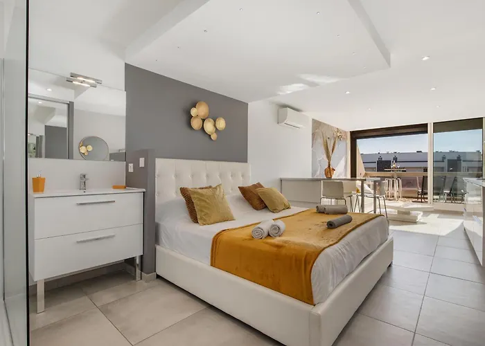 Imperial Luxe Heliopolis Terrasse Ensoleillee Parking A Pied - Village Naturiste Apartment *