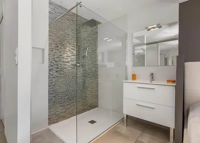 Imperial Luxe Heliopolis Terrasse Ensoleillee Parking A Pied - Village Naturiste Agde